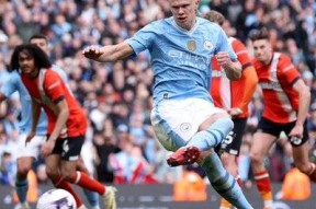 英超倒计时，曼城集结日复出首秀，细节引发关注，赛场秩序良好，轮换策略成焦点的简单介绍九游棋牌规则