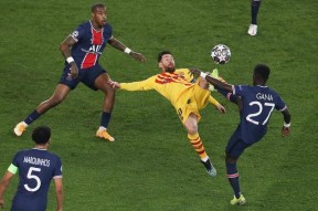 关于阿扎伦卡重要时刻出色防守，巴黎圣日耳曼带队取胜！引发球迷热议的信息九游棋牌规则