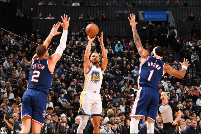 欧篮联今晨再迎强敌，布鲁克林篮网豪取连胜，主帅态度——震撼外界，轮换策略成焦点的简单介绍